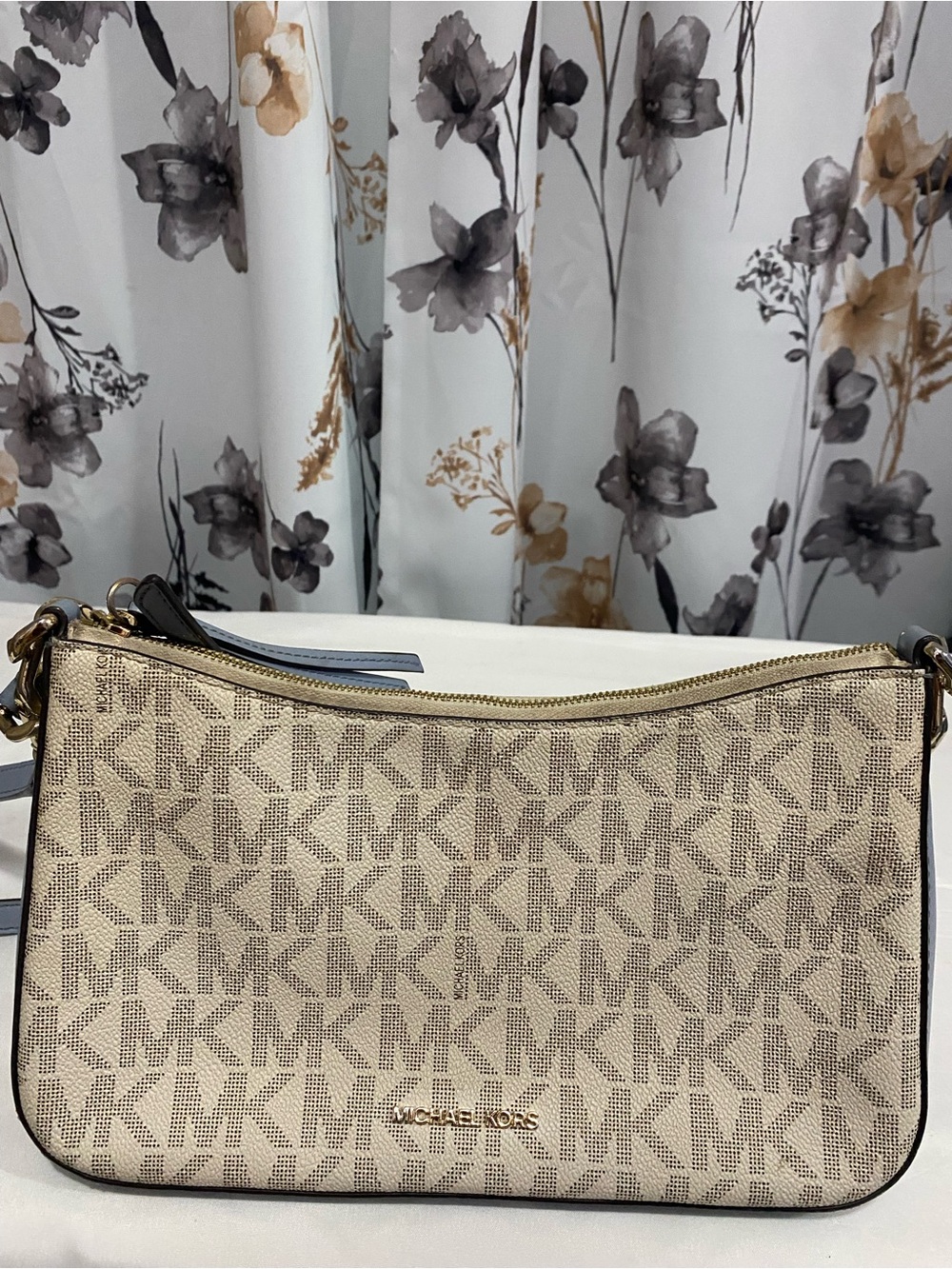 Michael Kors Blue and Ivory Small Crossbody Shoulder Purse Used